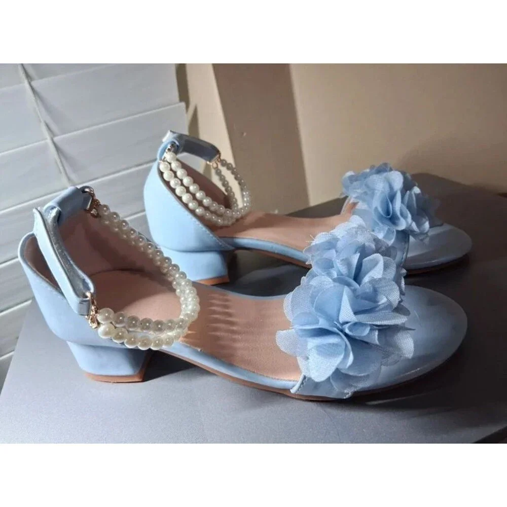 Light blue party sandals with flowers and pearls size 31 EU / 13 US